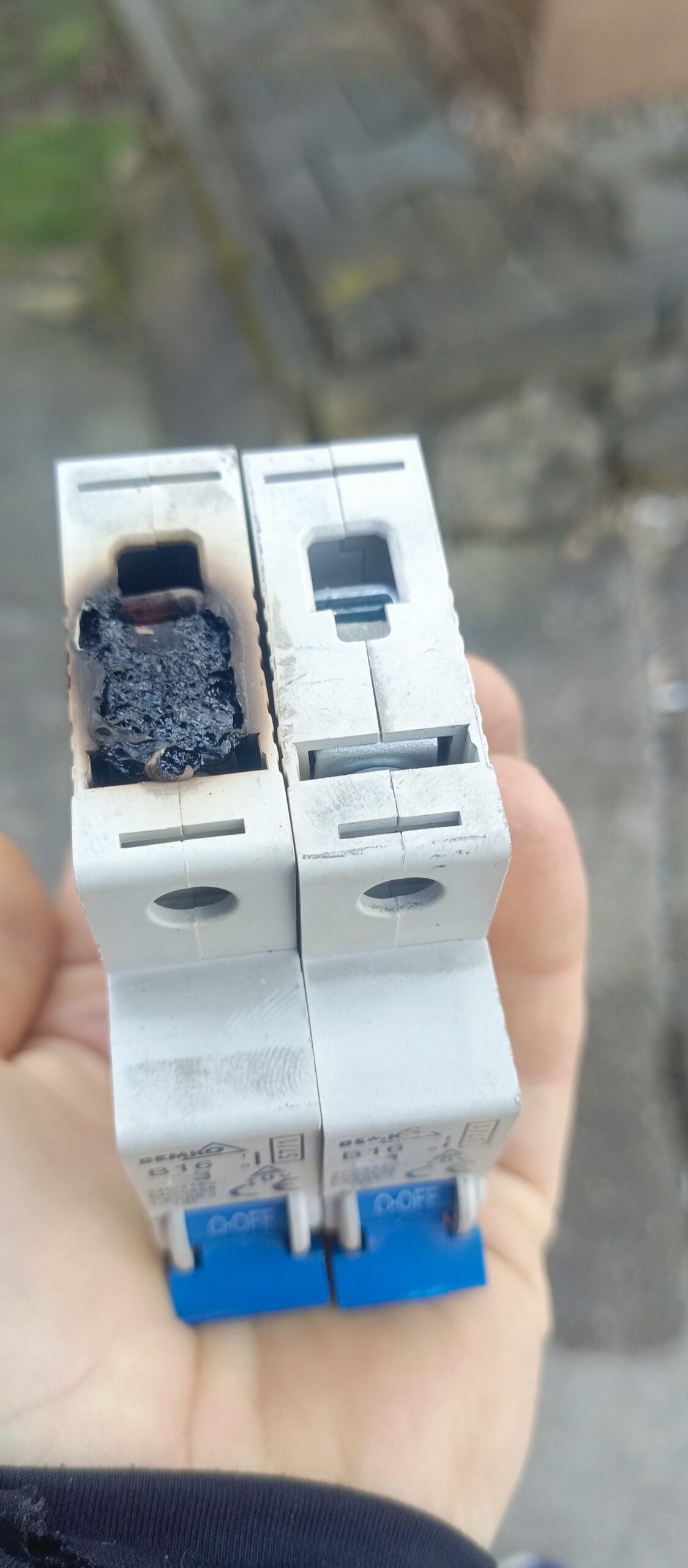 Pogotowie elektryczne Wrocław – uszkodzony termicznie aparat zabezpieczający